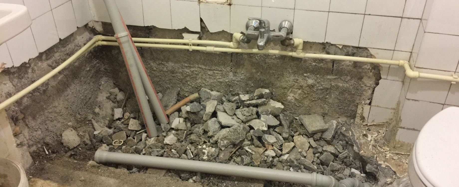 bathroom fitter near me EC1R 1UL